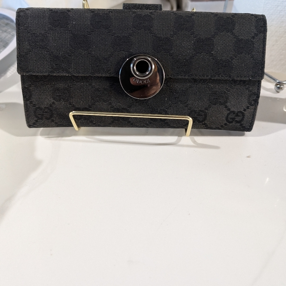 Gucci Black Wallet Sleek Monogram Design